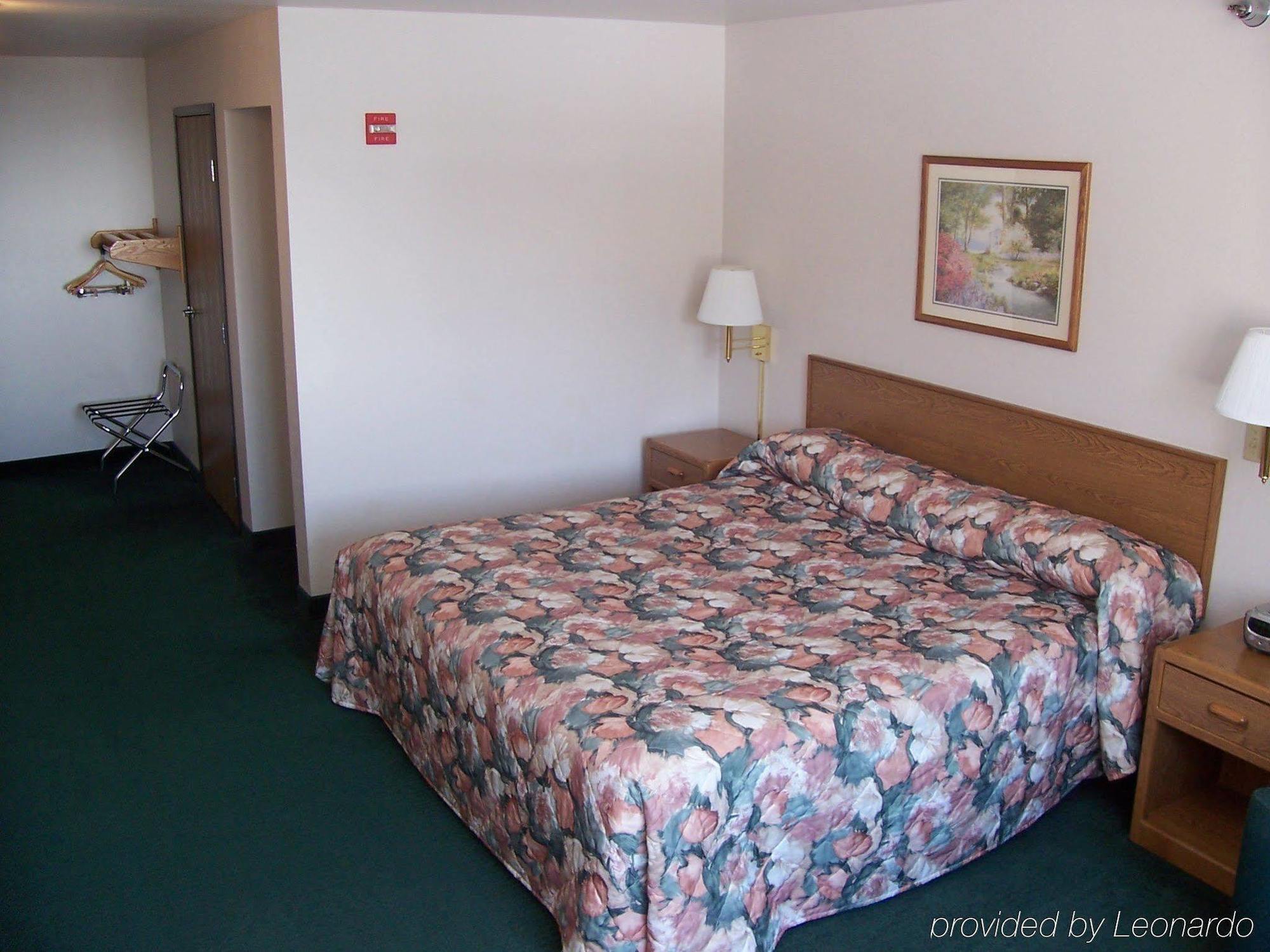 Budget Host Inn&Suites North Branch Zimmer foto
